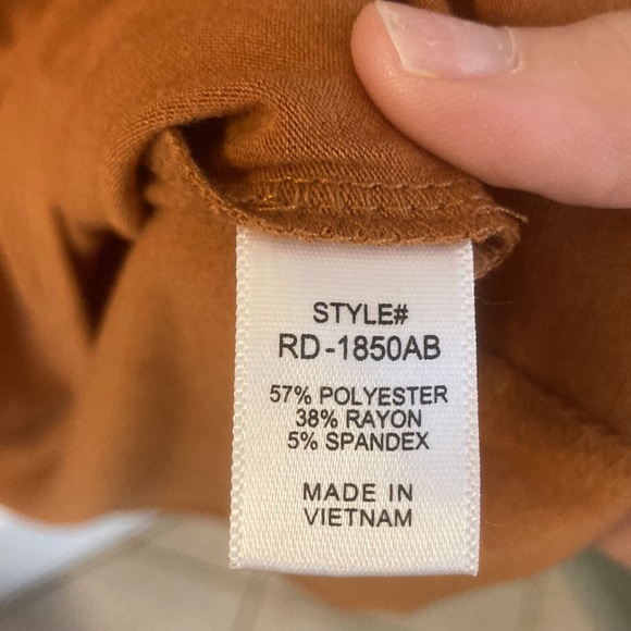 Zenana Slouchy Burnt Sienna Shift Dress with Pockets - Picture 4 of 4